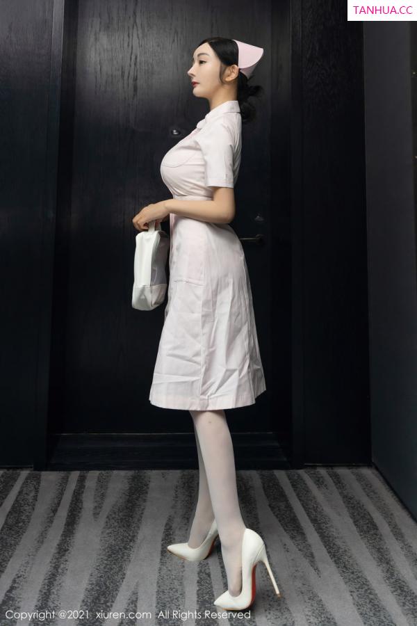 允薾  [XiuRen]高清写真图 2021.11.12 No.4209 模特合集第2张图片
